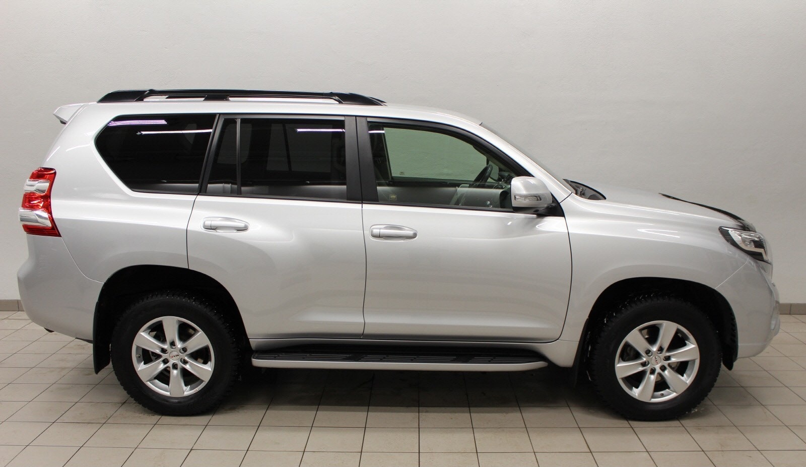 Toyota land cruiser 2